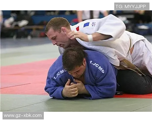 柔道背景下的足球明星盘点他们的运动成就与人生故事