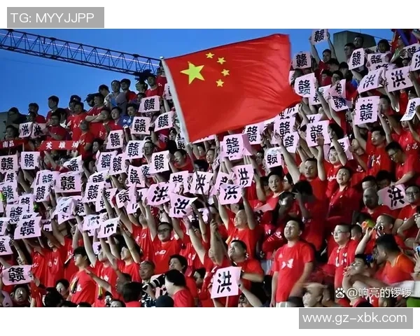 足球明星感动于球迷热情视频分享深情回馈与支持的温暖瞬间